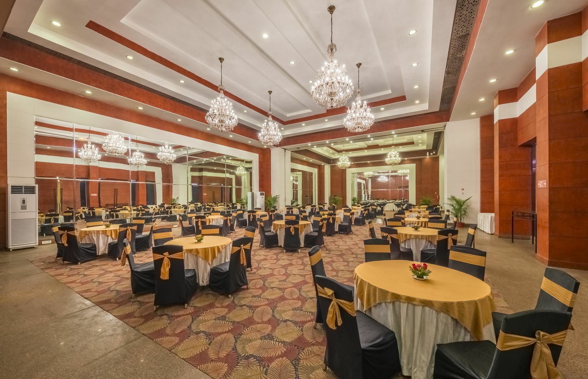 Hotel Hindusthan International, Bhubaneswar Exterior photo